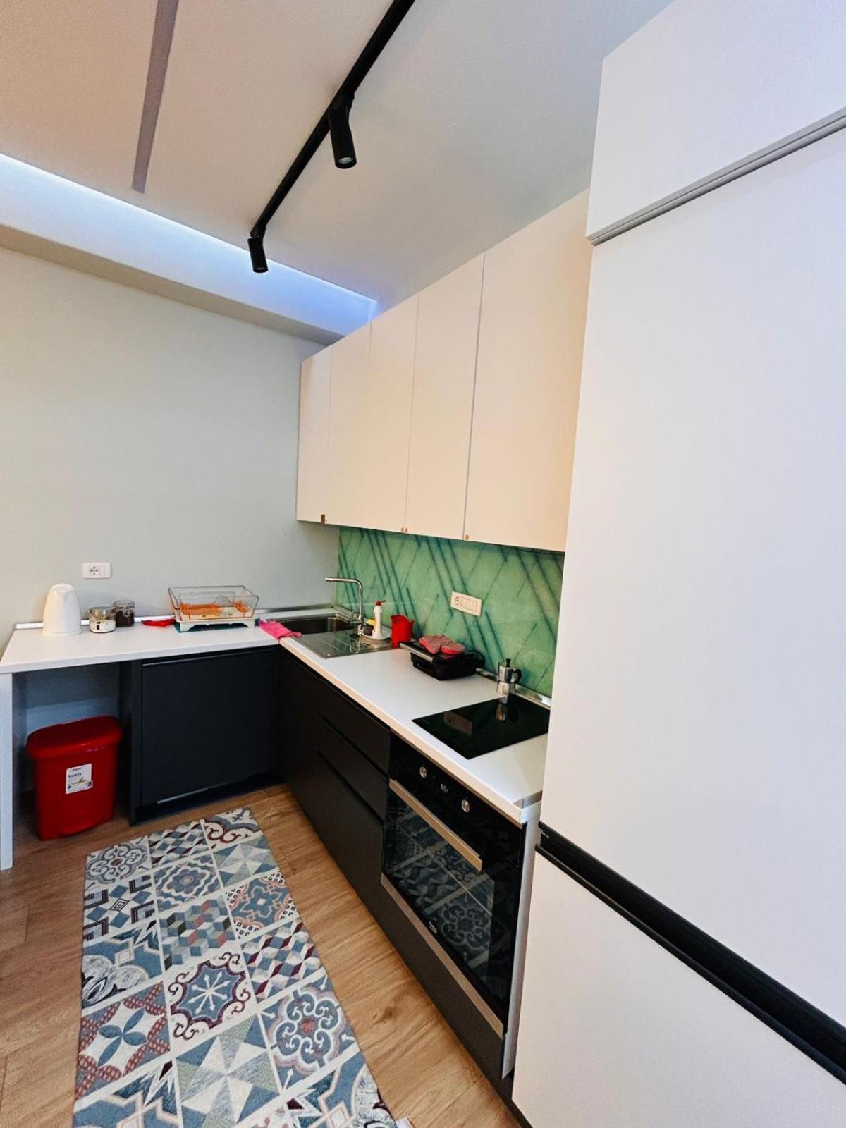 Picasso Apartment Тирана Екстериор снимка