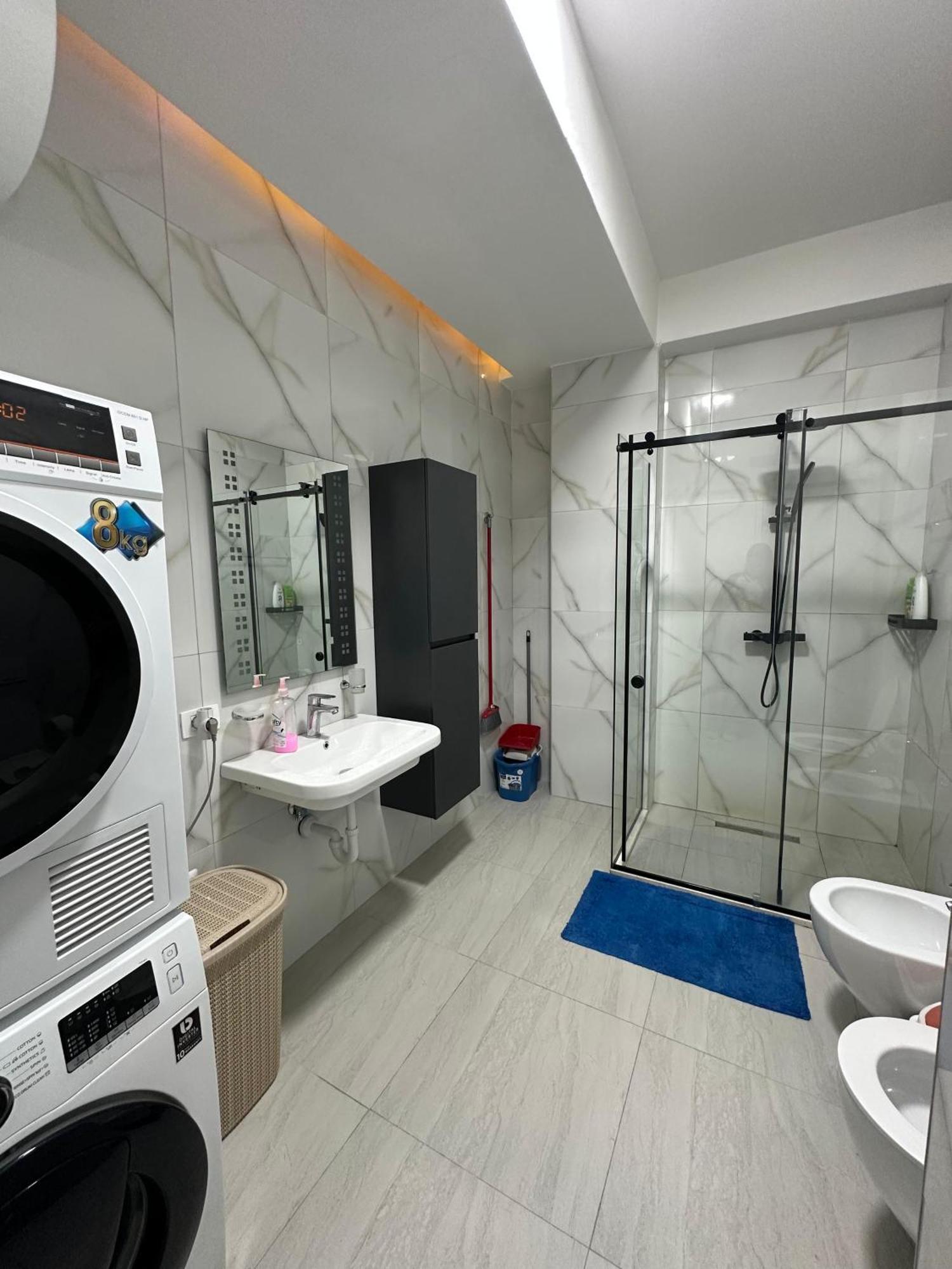 Picasso Apartment Тирана Екстериор снимка
